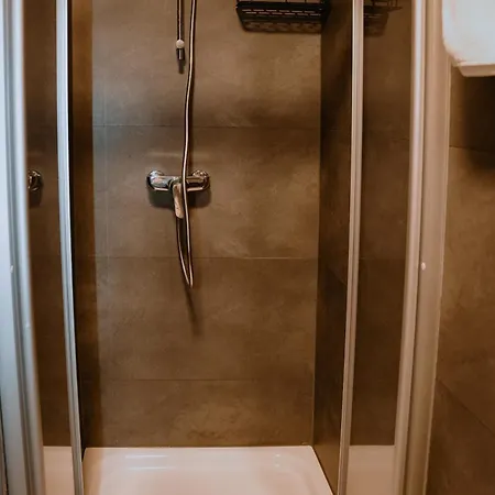 Angelis Frankfurt Airport Guest house 3*